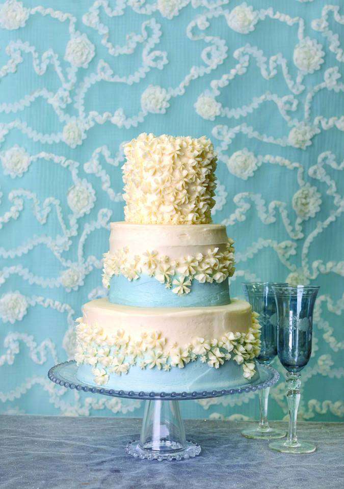 Questions to Ask Your Wedding Cake Baker