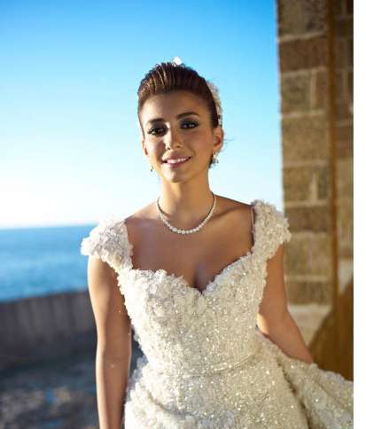 5 عرائس لبنانيات تألقن بفساتين زفاف من تصميم إيلي صعب في عام 2016
