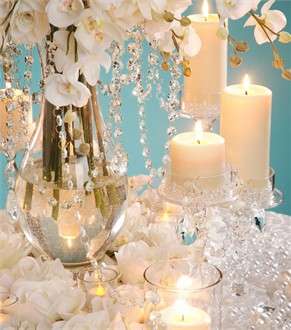 ديكورات من الزجاج لحفل زفاف متلأليء