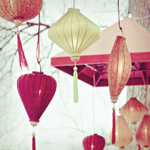 Decorate with Paper Lanterns Arabia Weddings