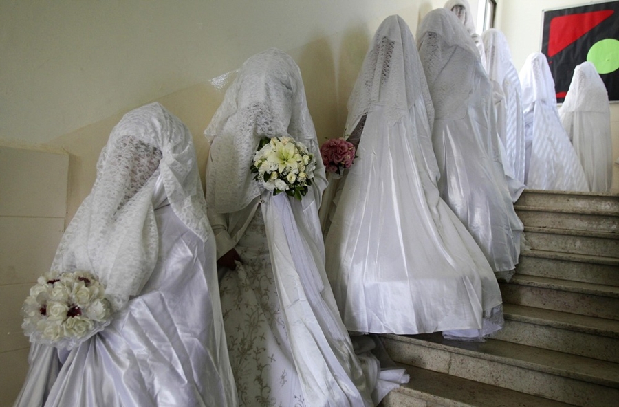 Amman: Mass Wedding for Jordanian and Syrian Couples 