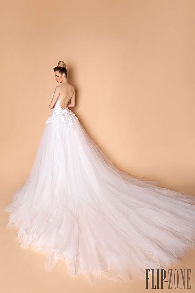 tony_chaaya_2015_bridal_collection_13