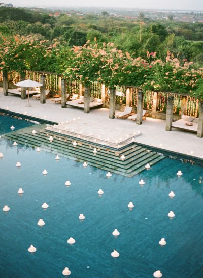 Poolside Wedding  Ideas  Arabia Weddings 