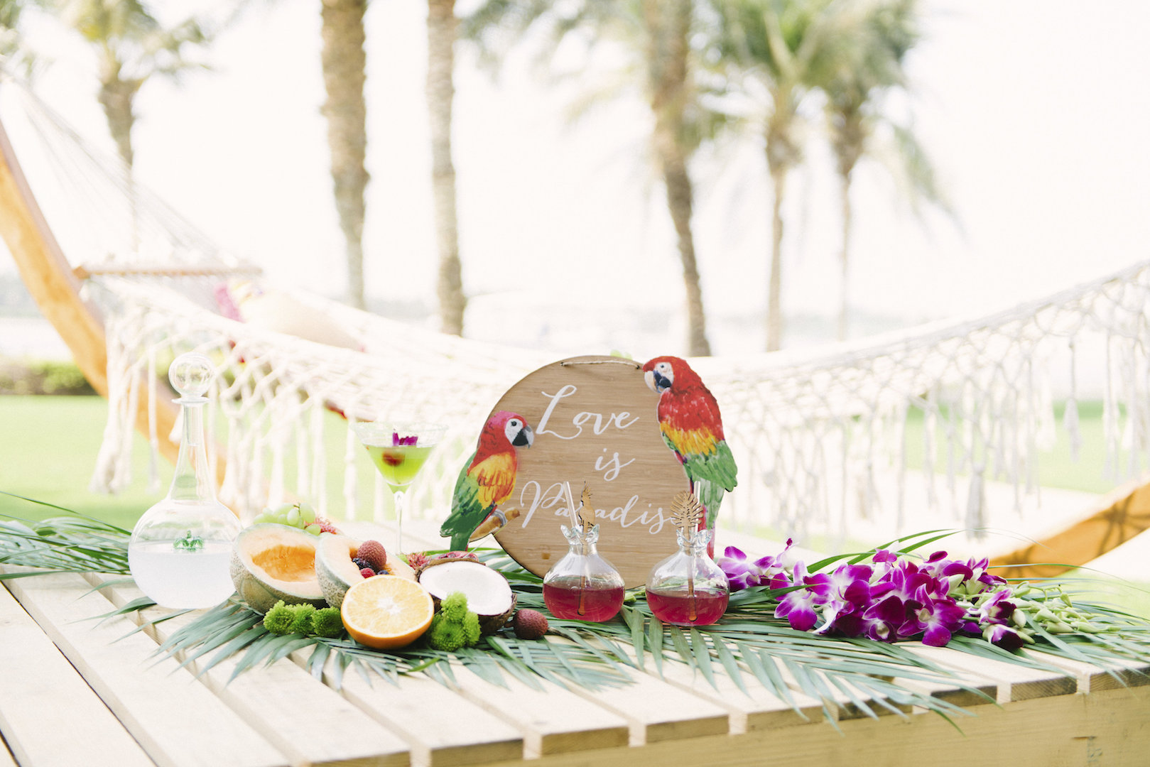 tropical-inspired wedding photo shoot