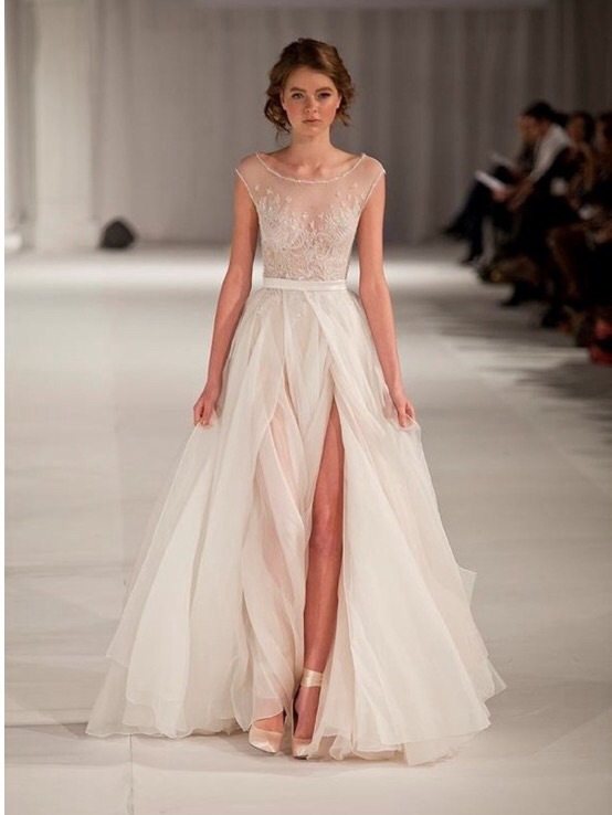 Wedding dress for small bust and wide hips Clearance