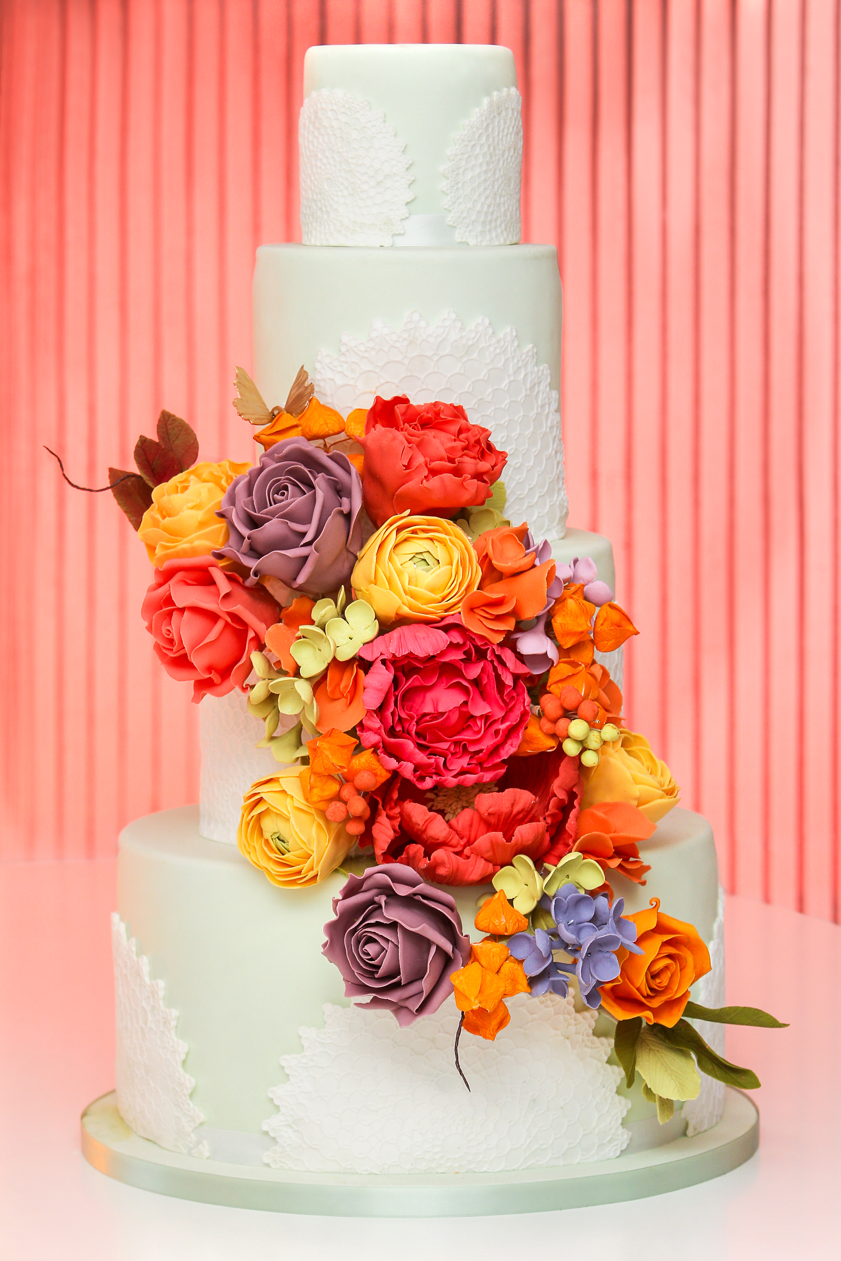 living_coral_cake_top_ten_wedding_cake_trends_2019_by_elizabethscakeemporium_1.jpg